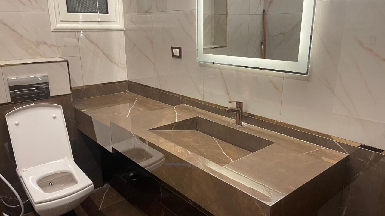 Elite In Private In New 90th Street In 255 Panafsig 11 Apartment *