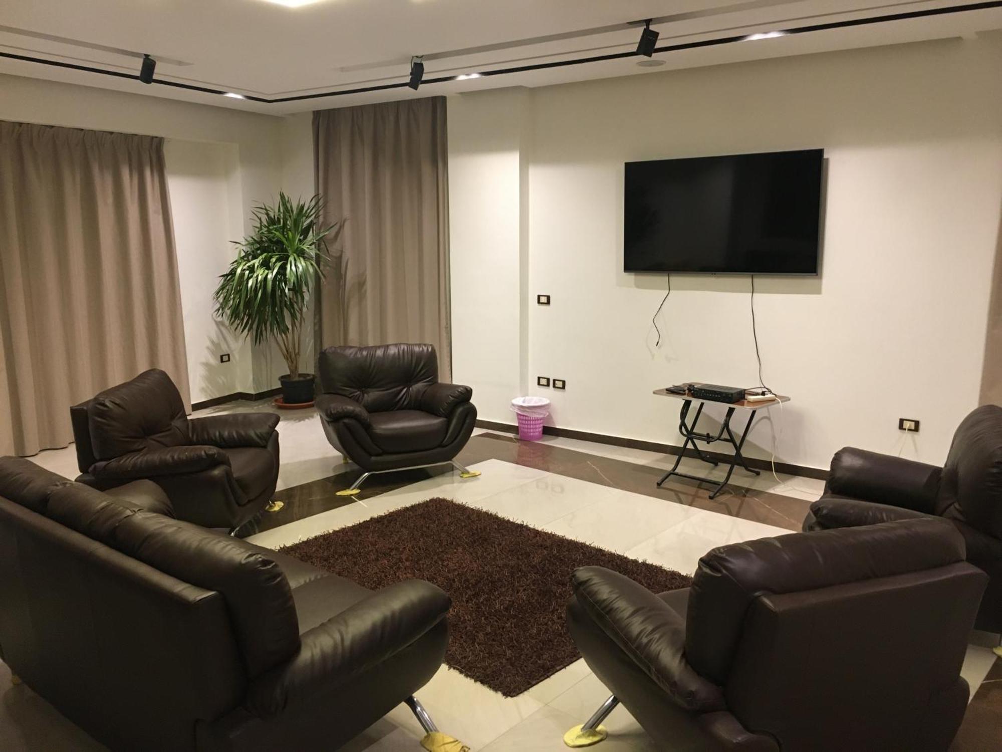 Elite In Private In New 90th Street In 255 Panafsig 11 *